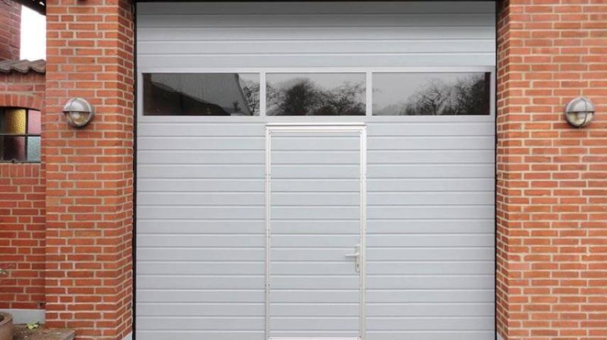 ворота с окнами в Красногвардейском